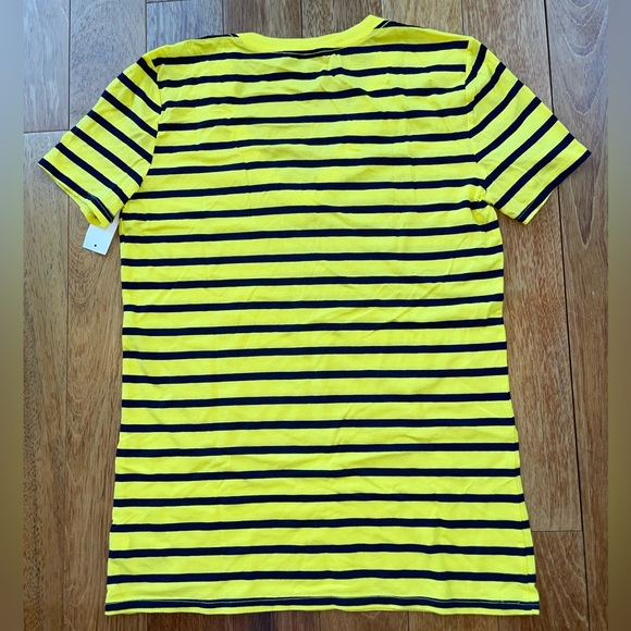 CUTE GAP TEE ~ LADIES XS WITH TAG - Picture 4 of 4